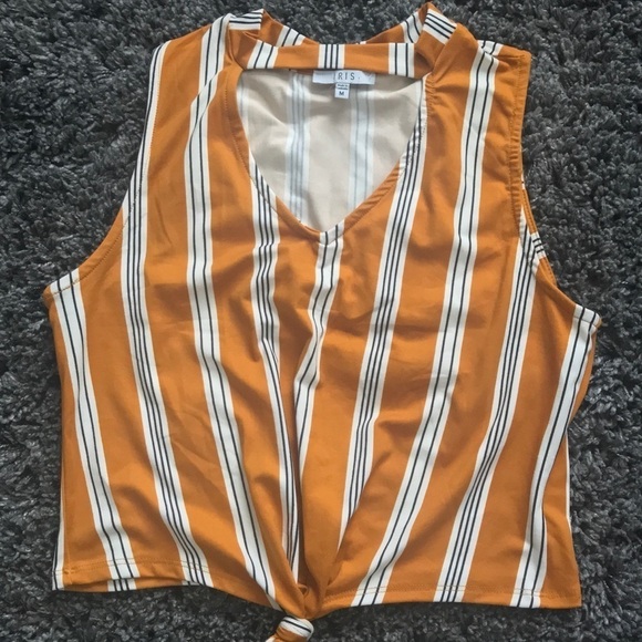 Iris sleeveless Top Choker neck mustard color size M. - Picture 9 of 12